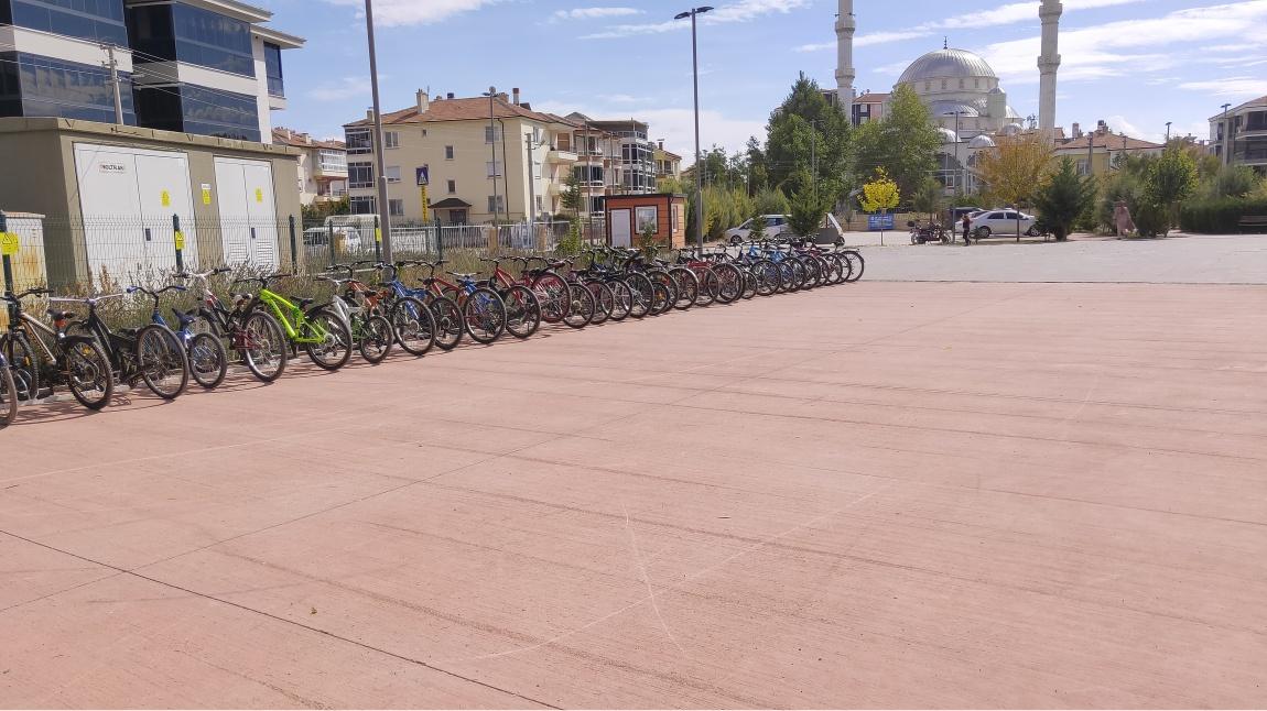 Okulumuz Bahçesinde Bisiklet Park Alanı Yapıldı. 